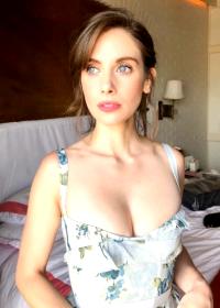 Alison Brie Is A Babe
