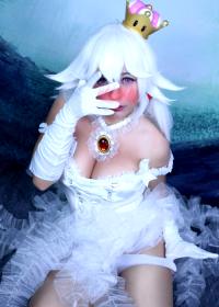 You Caught Boosette Getting Dressed! How Do You React? ?